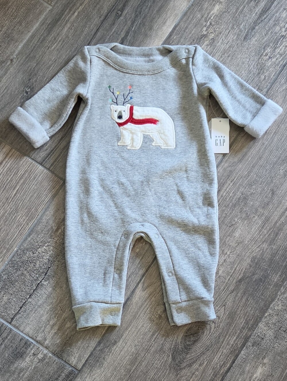 GAP Baby NWT 0-3 Months Gray Polar Bear Holiday One-Piece Romper